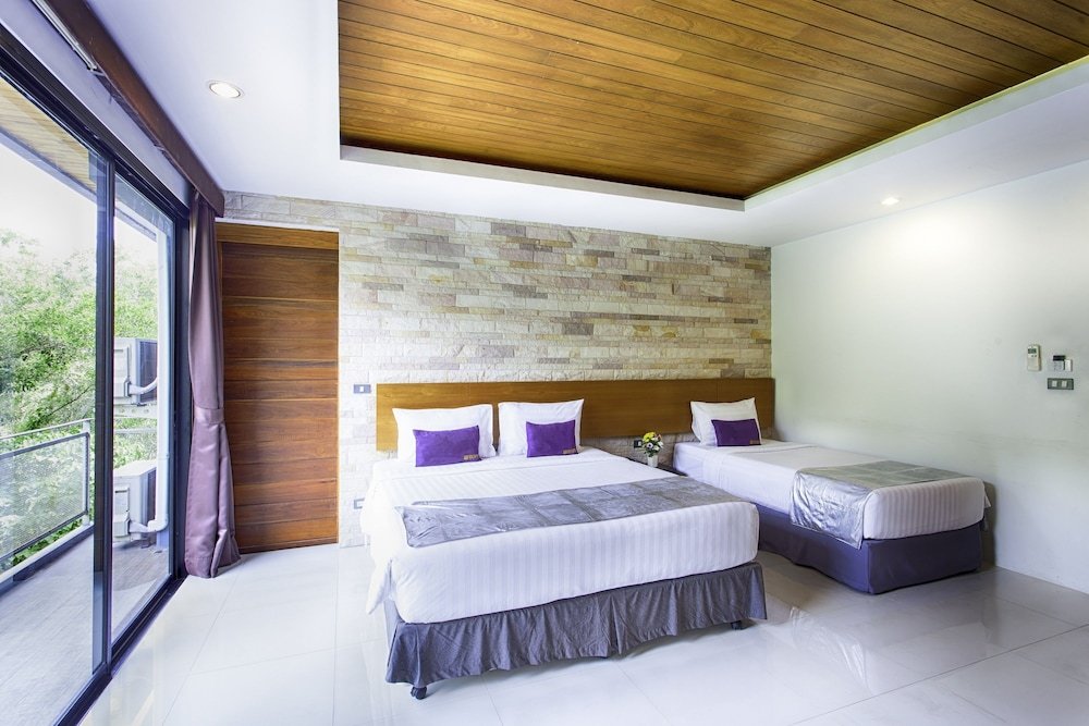 Escape De Phuket Hotel - Tap to explore photos