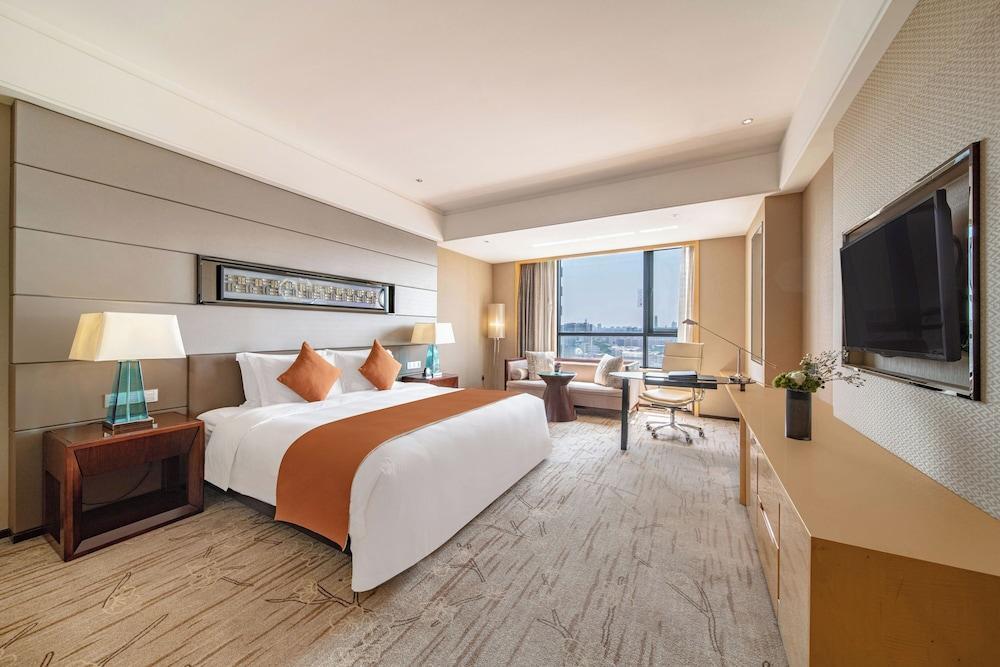 Swissôtel Guangzhou Room Type - Crest Room King