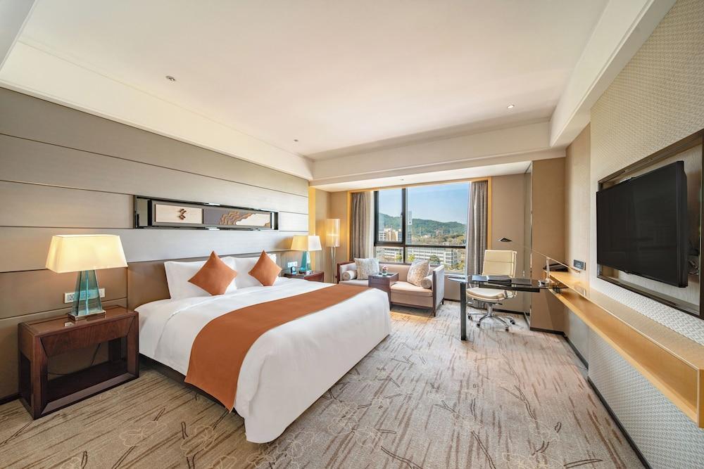Swissôtel Guangzhou Room Type - Classic Room King
