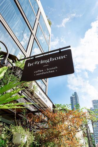 Volve Hotel Bangkok - Tap to explore photos