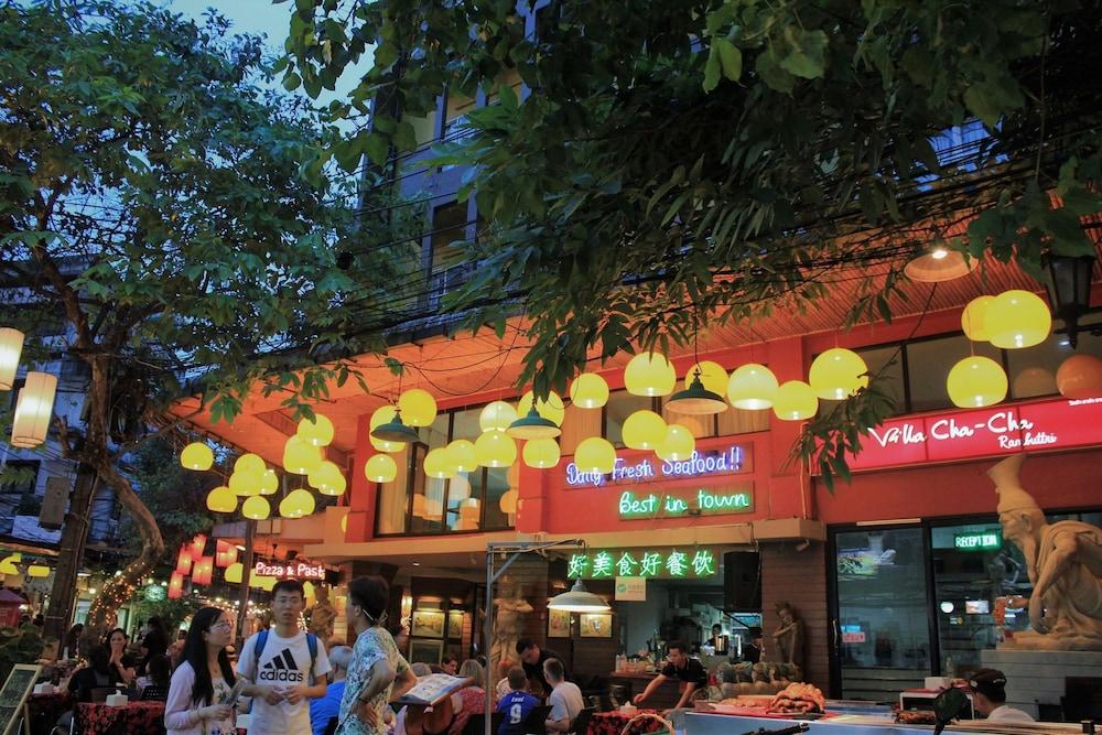 Villa Cha Cha Khaosan Rambuttri - Tap to explore photos
