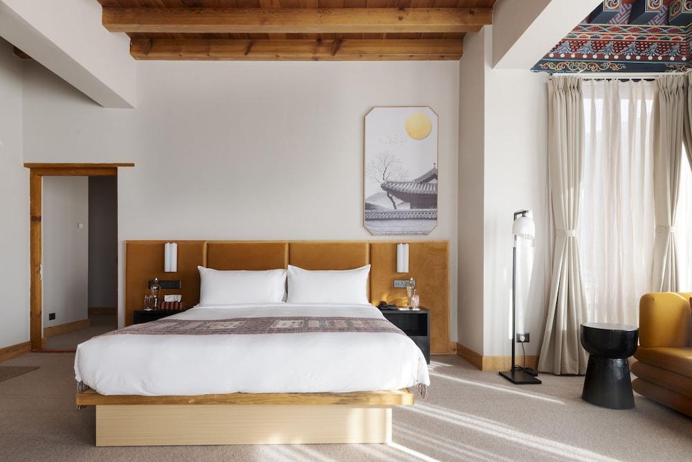 Zhiwa Ling Hotel Room Type - Suite, 1 Bedroom