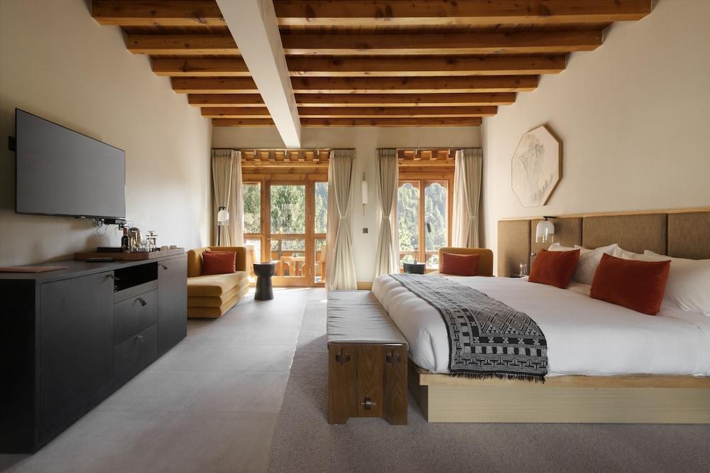 Zhiwa Ling Hotel Room Type - Junior Suite, 1 King Bed, Valley View
