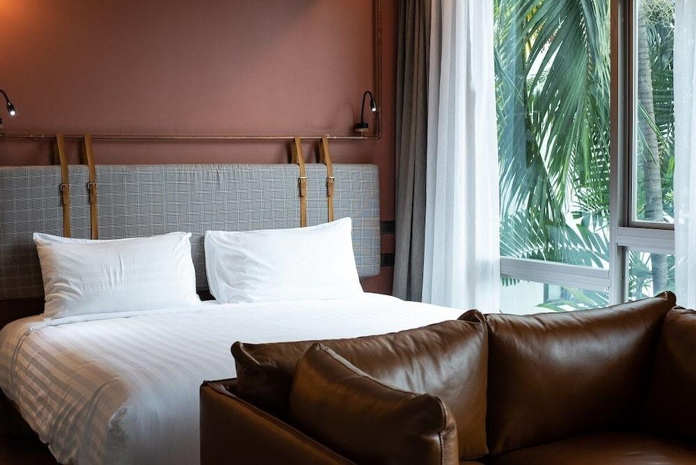 Tints of Blue Hotel Room Type - Premier Room