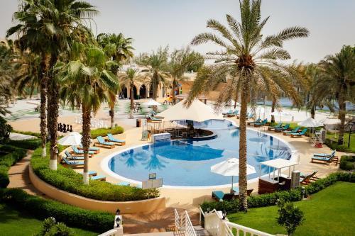 Metropolitan Al Mafraq Hotel - Tap to explore photos