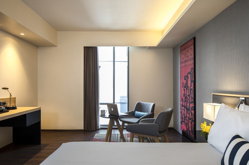 Travelodge Sukhumvit 11 - Tap to explore photos