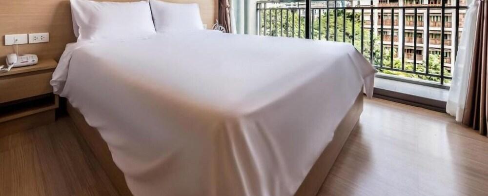 Like Sukhumvit 22 Room Type - Premium one bedroom suite