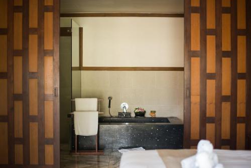 Baan Yin Dee Boutique Resort - Tap to explore photos