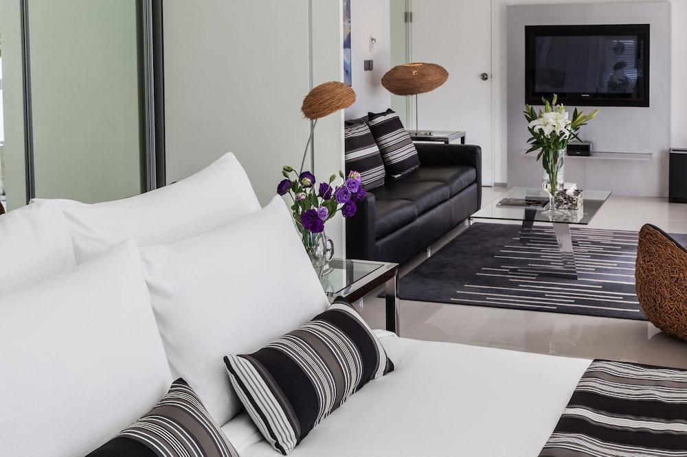 BYD Lofts Boutique Hotel & Serviced Apartment Room Type - 1 Bedroom Deluxe Suite