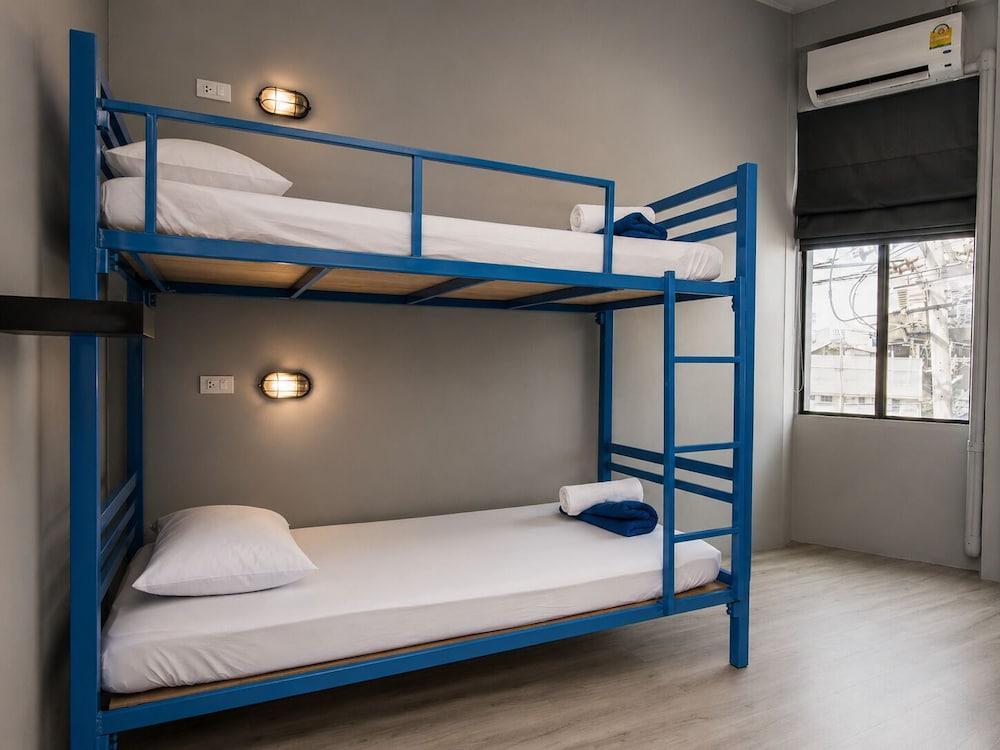 Loftel Station Hostel Room Type - Twin Room