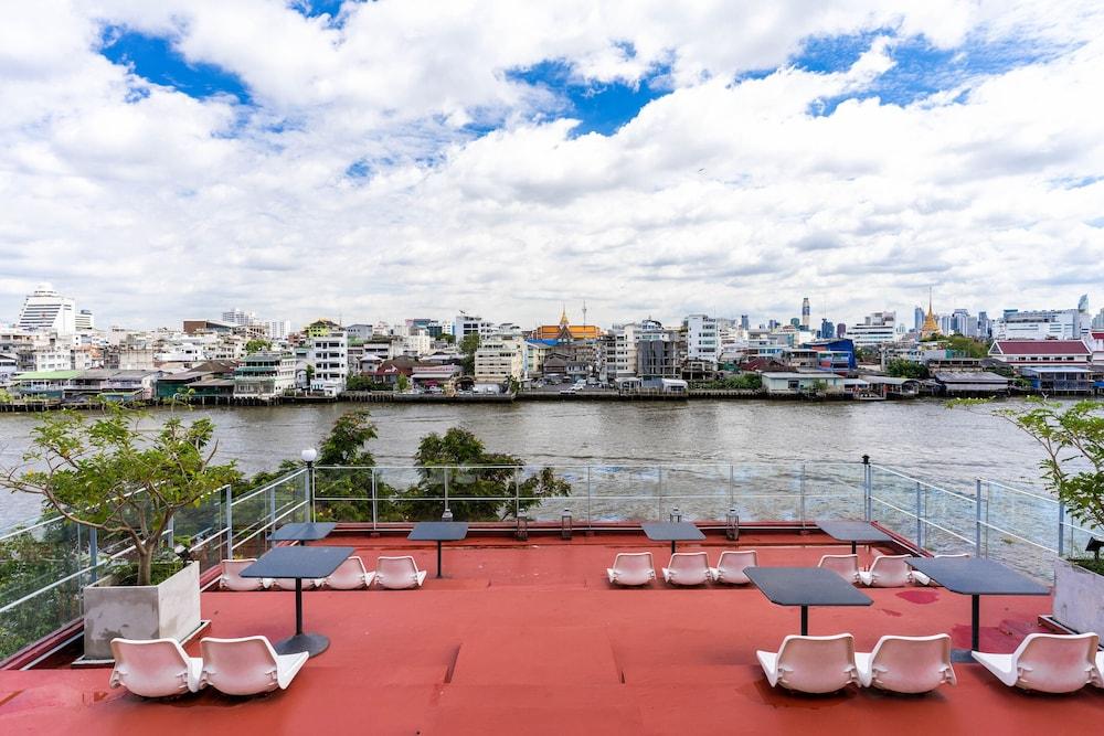Amdaeng Bangkok Riverside Hotel - Tap to explore photos