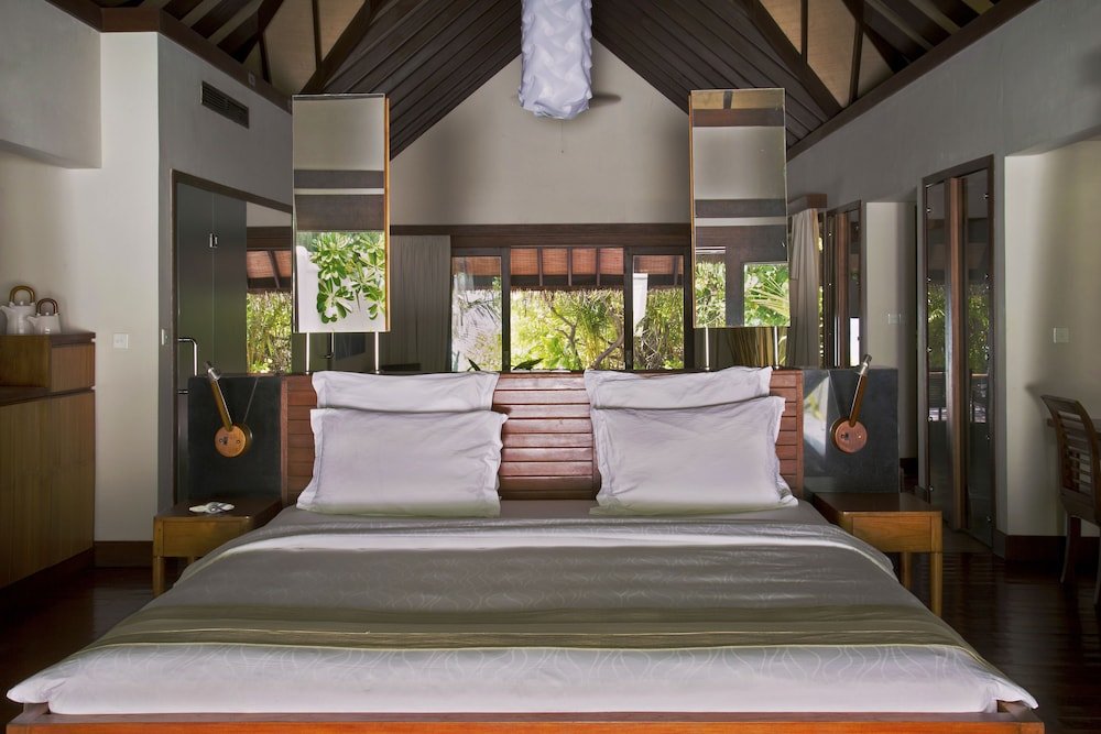Coco Bodu Hithi - 50% discount on roundtrip speedboat transfers from 26 May till 30 Sep 2025 - Tap to explore photos