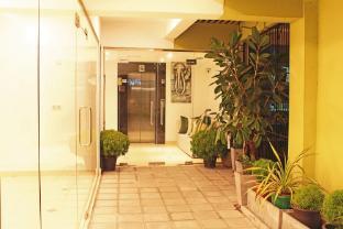 Thilhara Days Inn - Tap to explore photos