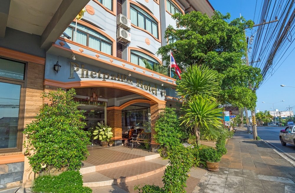 Krabi Phetpailin Hotel - Tap to explore photos