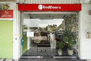 RedDoorz Hostel at Kallang MRT - Tap to explore photos
