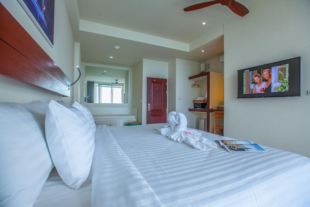 Norn Talay Surin Beach Phuket Room Type - Deluxe Double or Twin Room with Sea View