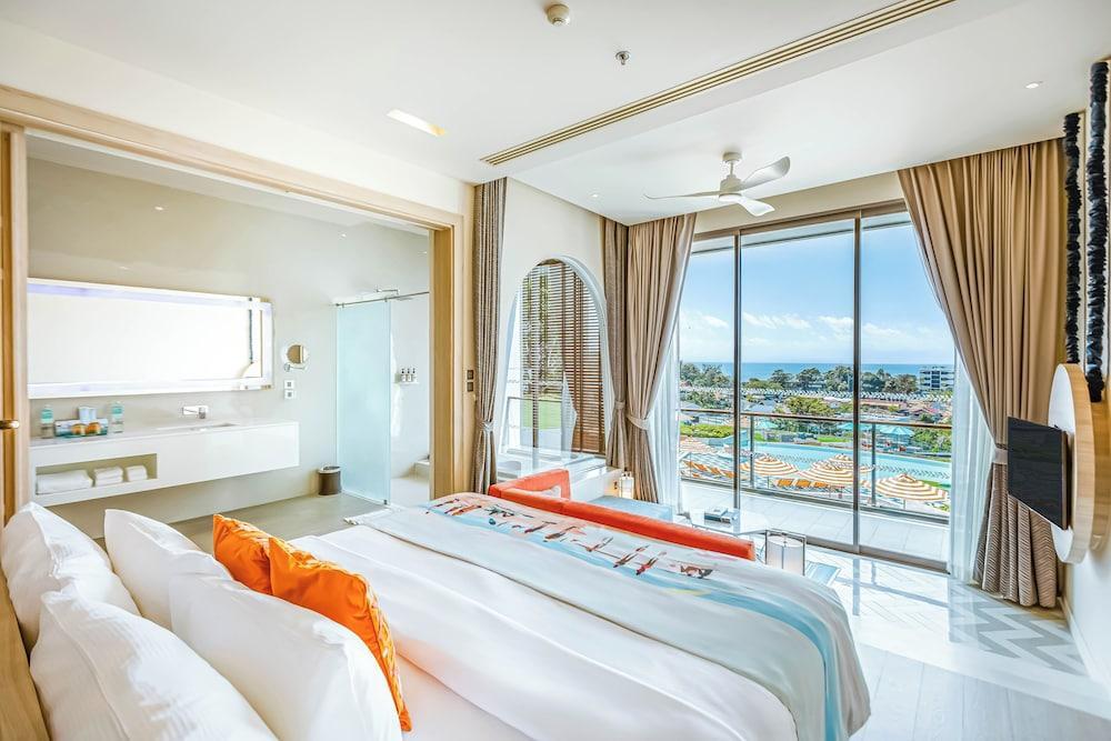 The SIS Kata Resort Room Type - Suite, Sea View (The SIS Suite )