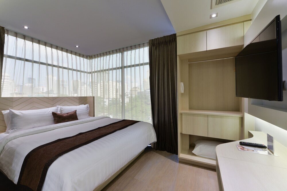 Aspira G Sukhumvit 33 Room Type - Grand Room, 1 King Bed, Air conditioning, City View