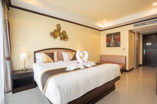 Baan Sailom Resort - Tap to explore photos