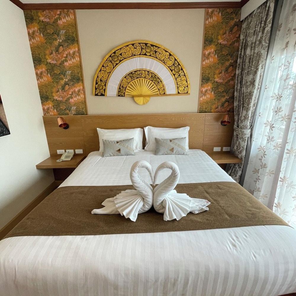 Baan Sailom Resort Room Type - Deluxe Double Room, 1 King Bed, Balcony