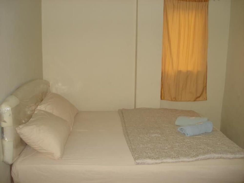 Kameleon Travellers Lodge Room Type - Standard Double Room, Shared Bathroom