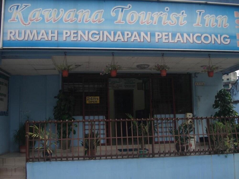 Kawana Tourist Inn - Tap to explore photos