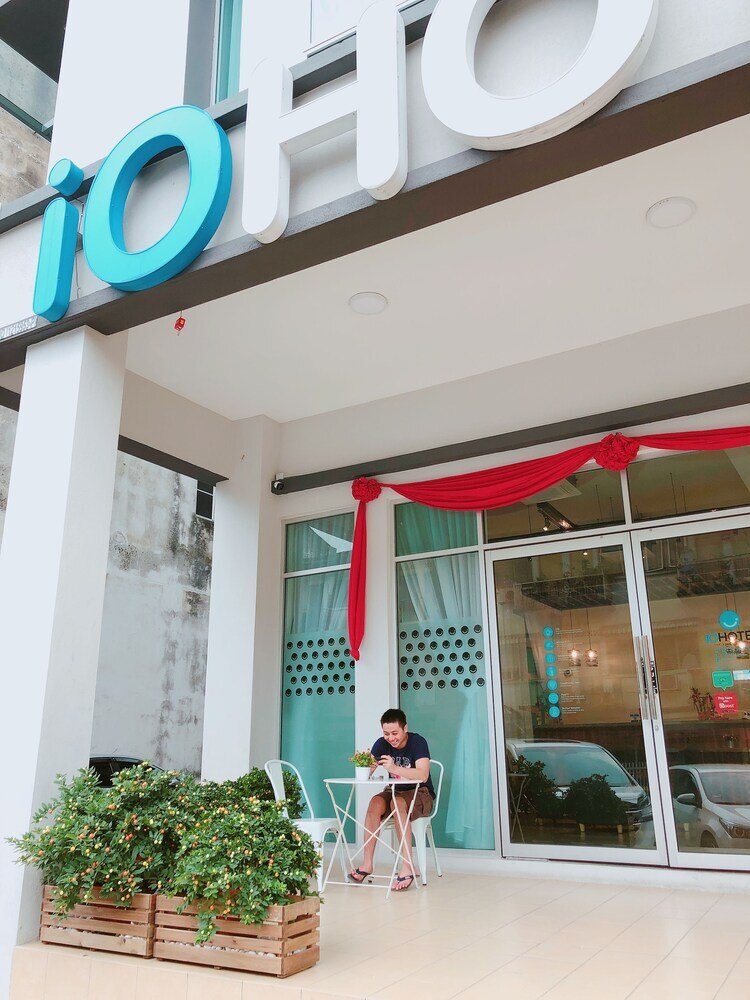 iO Hotel - Tap to explore photos