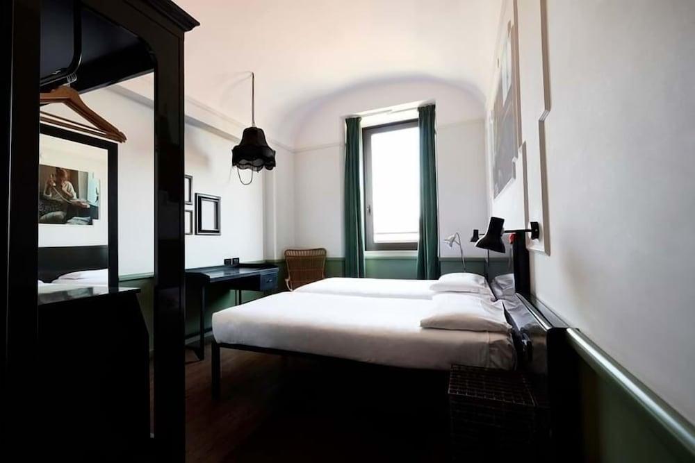 Generator Rome Room Type - Deluxe Twin