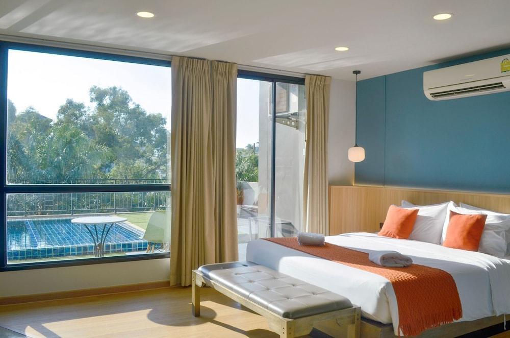 See also Jomtien  Room Type - Deluxe Pool Access Room