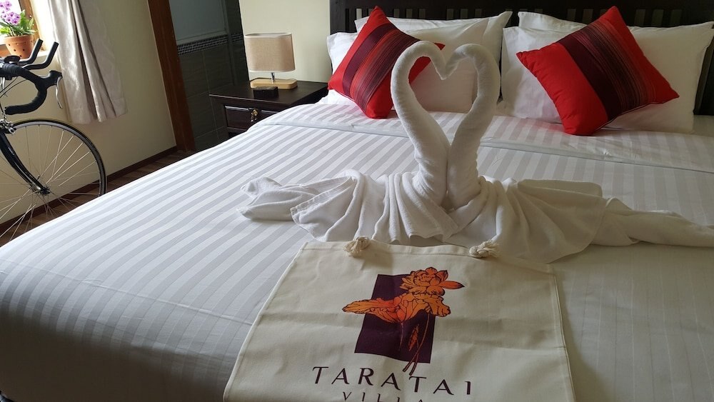 Taratai Villa Guest House - Tap to explore photos