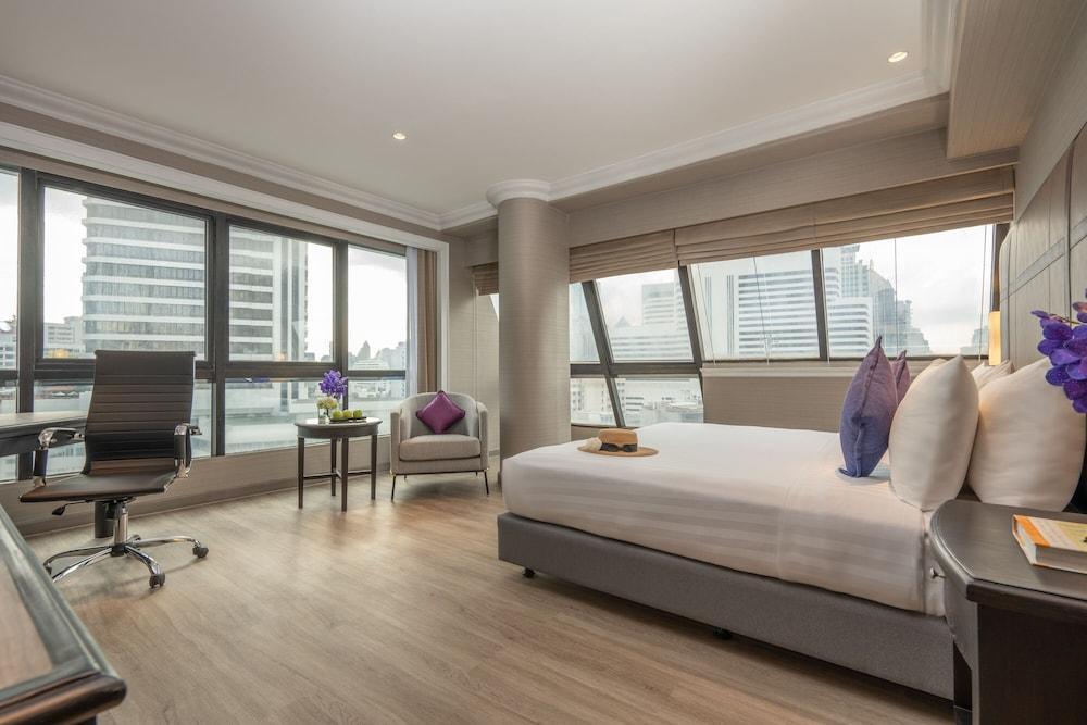 NH Bangkok Sukhumvit Boulevard  Room Type - Cornor room