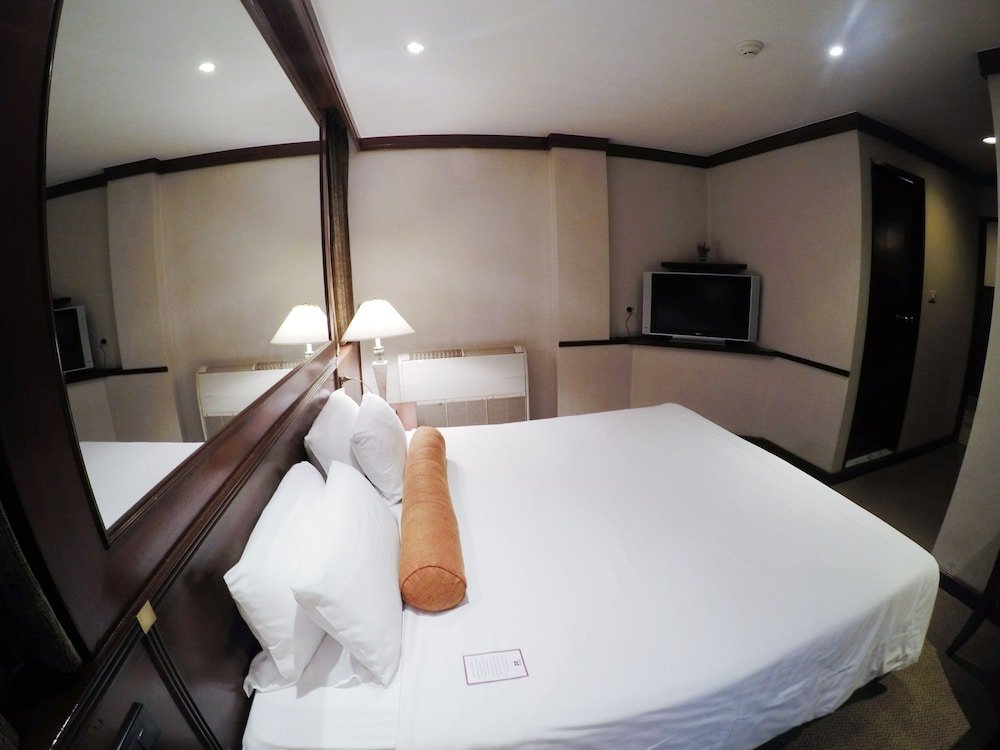 City Lodge Soi 9 Bangkok Room Type - Standard Room, City View