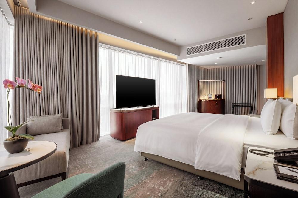 St. Giles Mid Valley Kuala Lumpur Room Type - Premier King