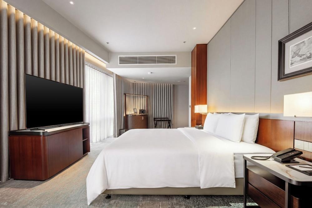 St. Giles Mid Valley Kuala Lumpur Room Type - Wau Premier King