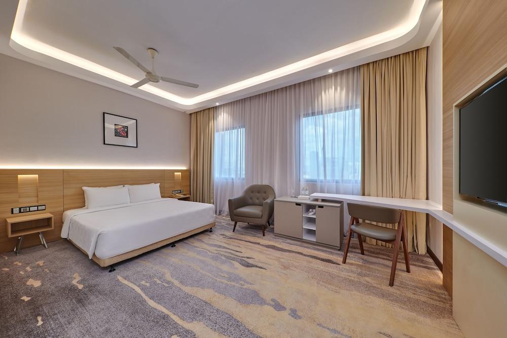 Cititel Mid Valley Room Type - Deluxe Room, 1 King Bed