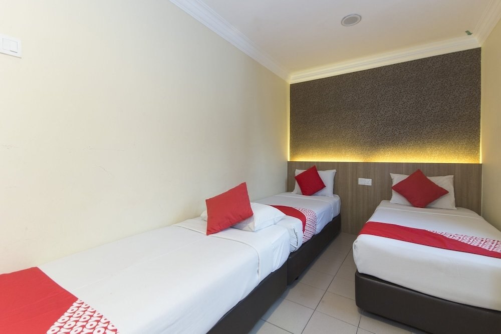 Dragon Inn Premium Hotel - Tap to explore photos