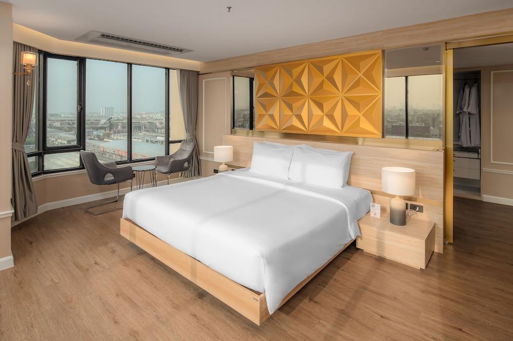 Alexander Hotel Room Type - Alexander Suite