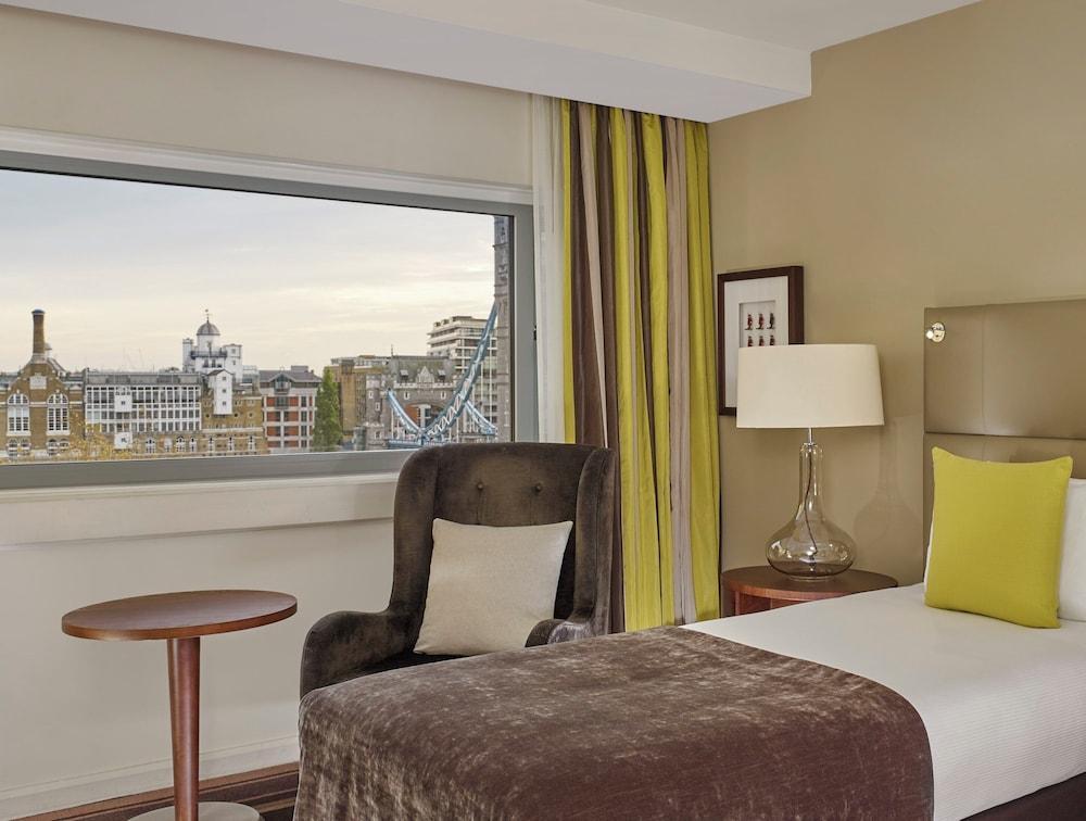 The Tower Hotel, by Thistle Room Type - Deluxe Twin Room
