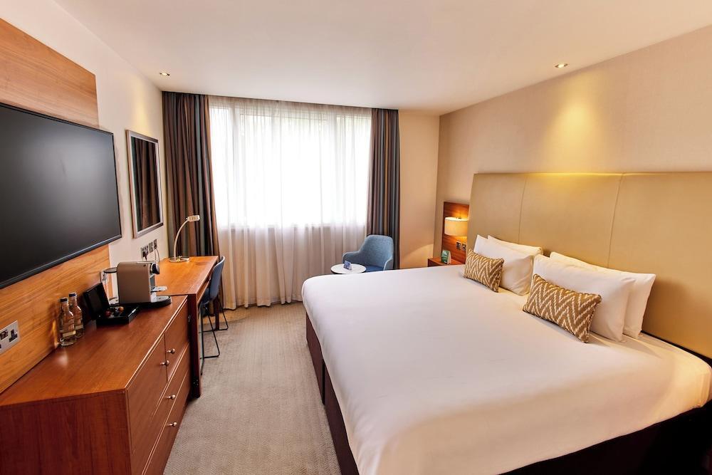 Thistle London Hyde Park Kensington Gardens Room Type - Deluxe Double Room, 1 King Bed, Garden View Thistle London Hyde Park Kensington Gardens Room Type - Deluxe Double Room, 1 King Bed, Garden View