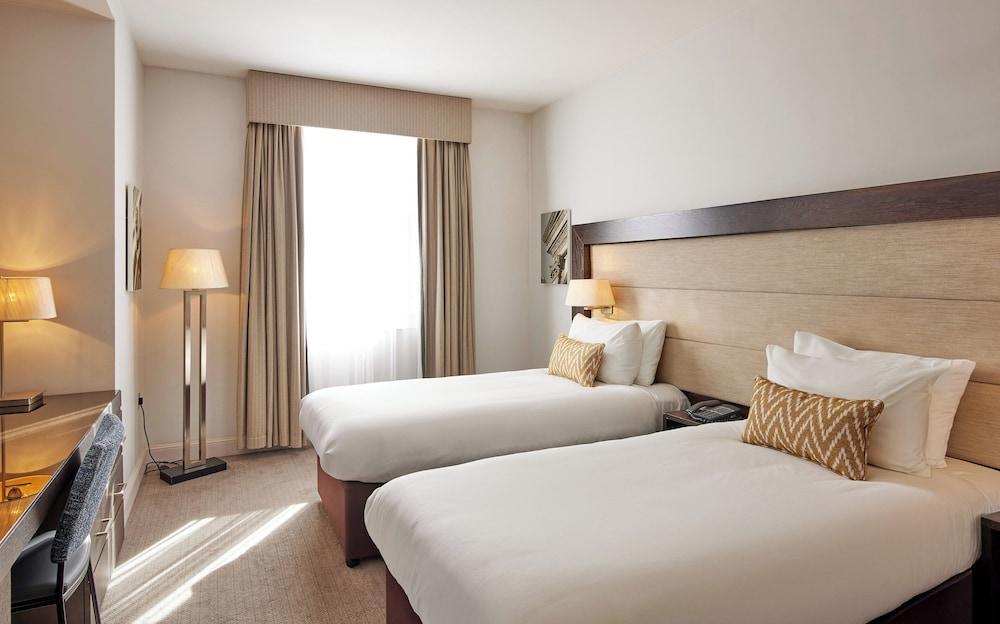Thistle London Holborn Room Type - Standard Twin Room, 2 Twin Beds