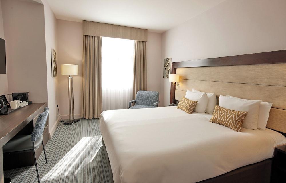 Thistle London Holborn Room Type - Deluxe Room, 1 King Bed