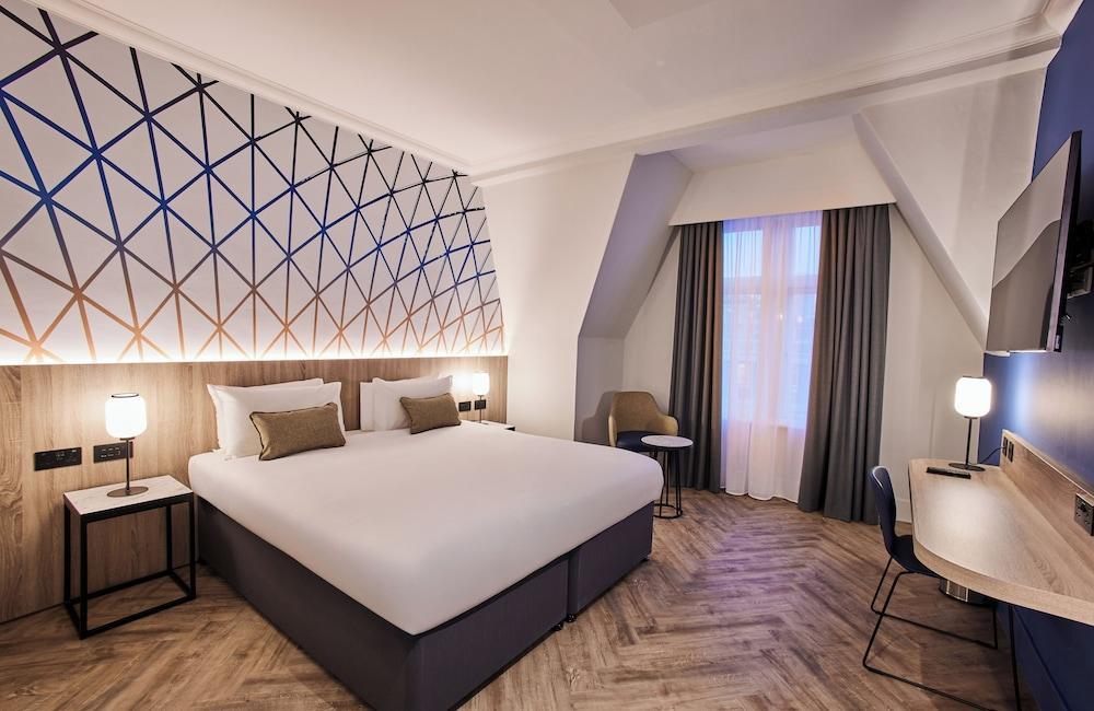 Thistle London Bloomsbury Park Room Type - Deluxe King Room