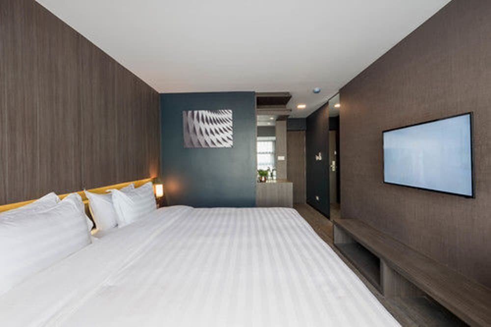 Fyn Hotel - Tap to explore photos