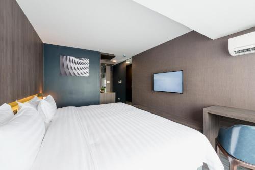 Fyn Hotel Room Type - Deluxe Double Room