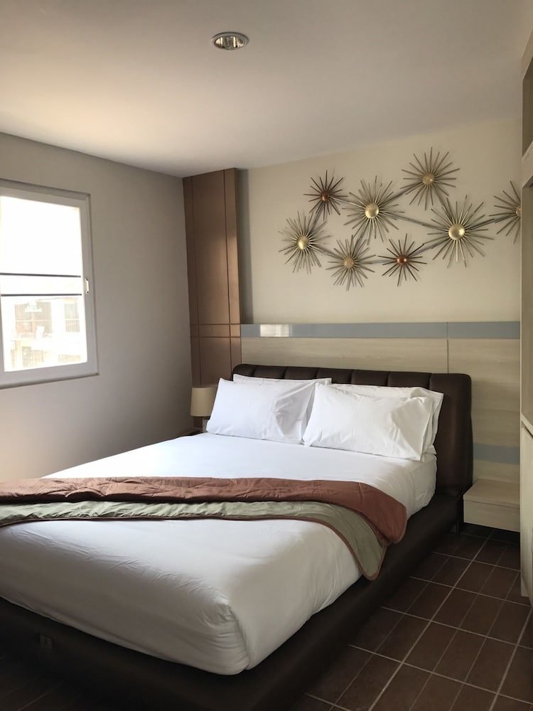 Sureena Hotel Room Type - Exclusive Room, 1 Queen Bed