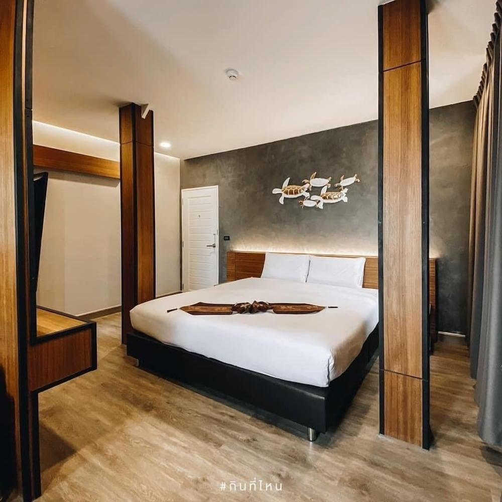 Sureena Hotel Room Type - Deluxe Double Room