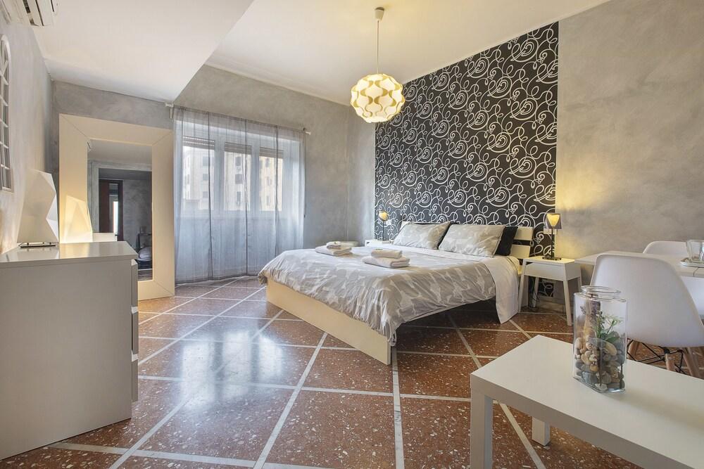 B&B Zen Trastevere Room Type - Deluxe Triple Room B&B Zen Trastevere Room Type - Deluxe Triple Room