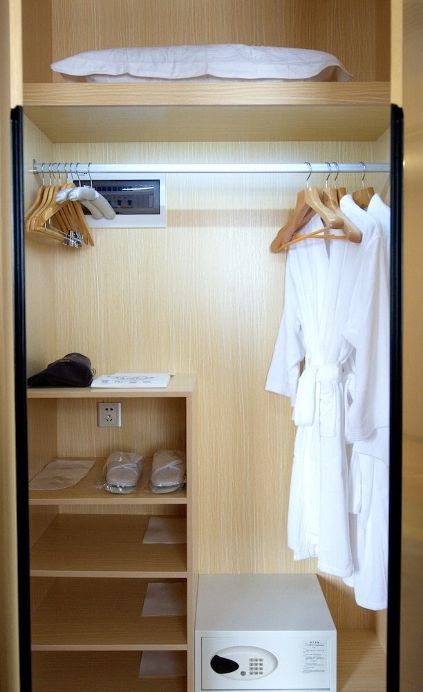 Seaman Hotel Guangzhou Room Type - Deluxe Twin Room