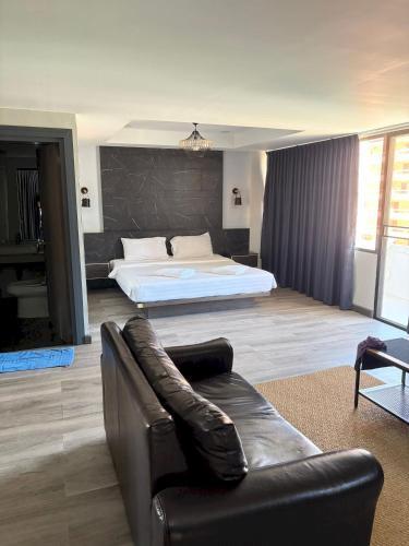 Palette Jomtien Longstay - Tap to explore photos