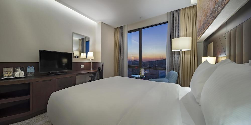 DoubleTree by Hilton Istanbul Umraniye Room Type - Room, 1 King Bed, Accessible
